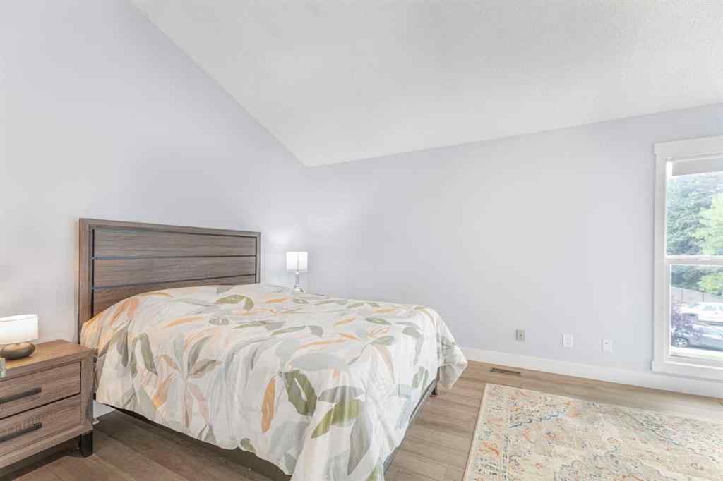 MLS® A2257928 - 352 Brae Glen Road SW in Braeside Calgary, Residential