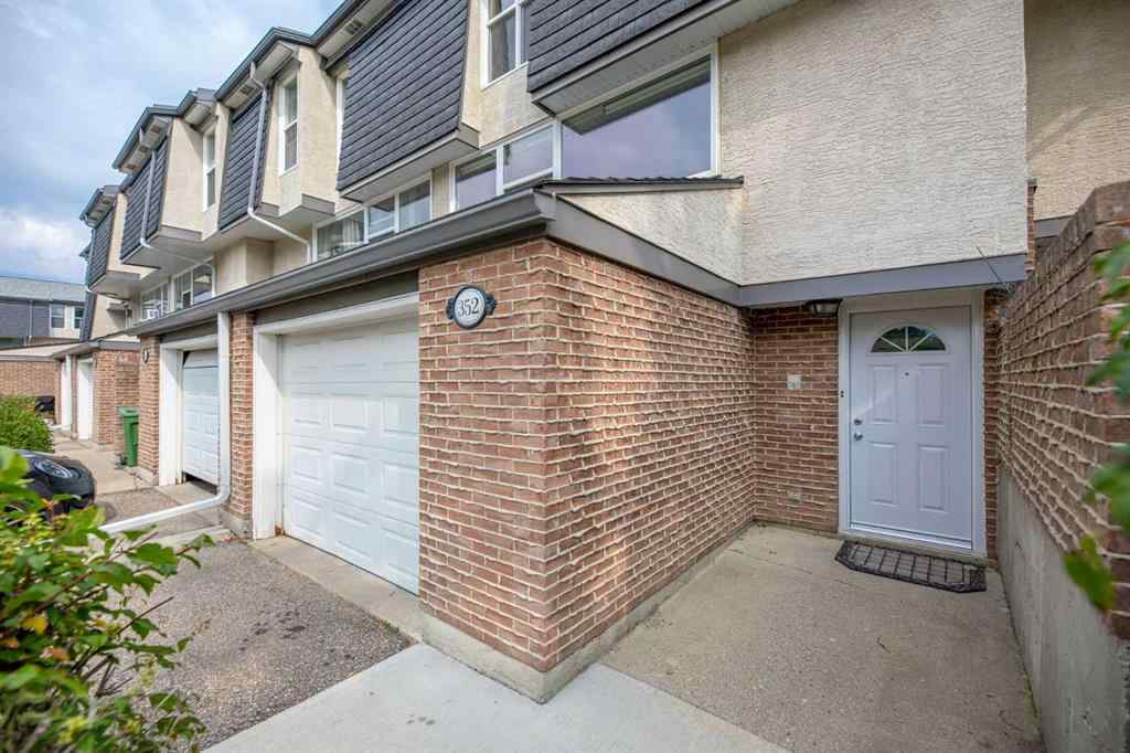 MLS® A2257928 - 352 Brae Glen Road SW in Braeside Calgary, Residential