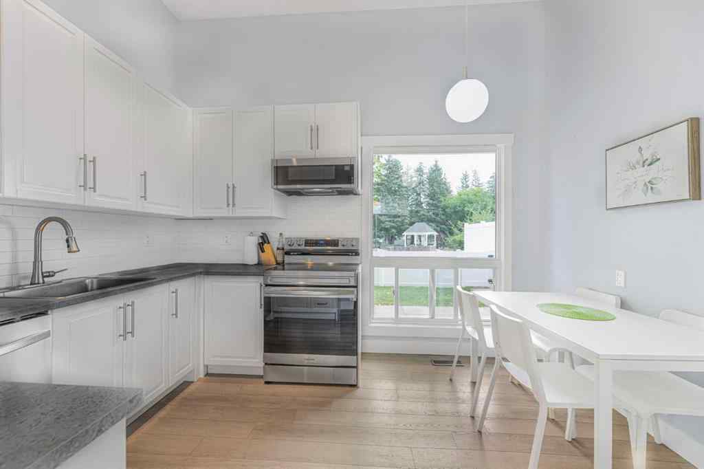 MLS® A2257928 - 352 Brae Glen Road SW in Braeside Calgary, Residential
