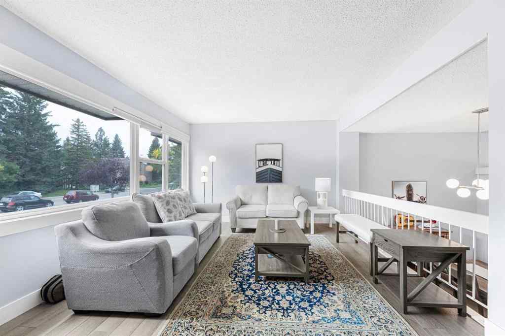 MLS® A2257928 - 352 Brae Glen Road SW in Braeside Calgary, Residential