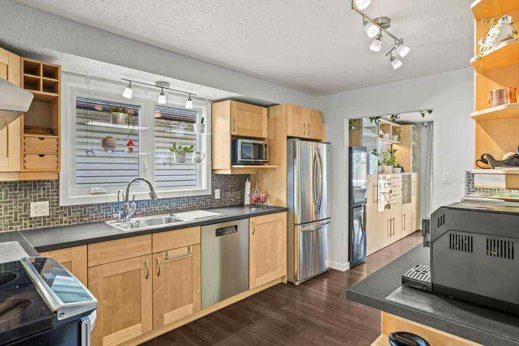 MLS® A2257934 - 319 Hoodoo Crescent  in Cougar Creek Canmore, Residential