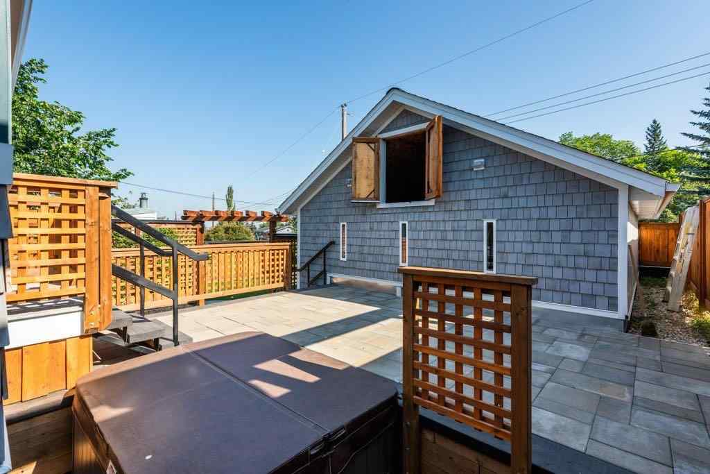 MLS® A2257935 - 112 Selkirk Drive SW in Southwood Calgary, Residential