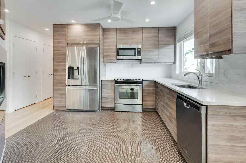 MLS® A2257935 - 112 Selkirk Drive SW in Southwood Calgary, Residential