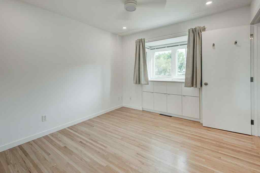 MLS® A2257935 - 112 Selkirk Drive SW in Southwood Calgary, Residential