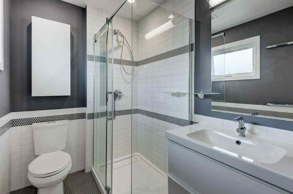 MLS® A2257935 - 112 Selkirk Drive SW in Southwood Calgary, Residential