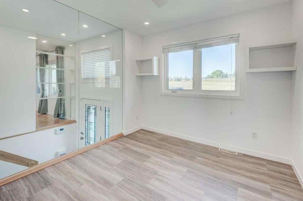 MLS® A2257935 - 112 Selkirk Drive SW in Southwood Calgary, Residential