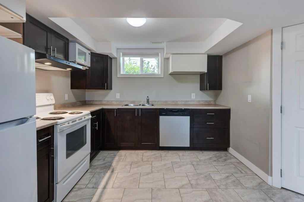 MLS® A2257935 - 112 Selkirk Drive SW in Southwood Calgary, Residential