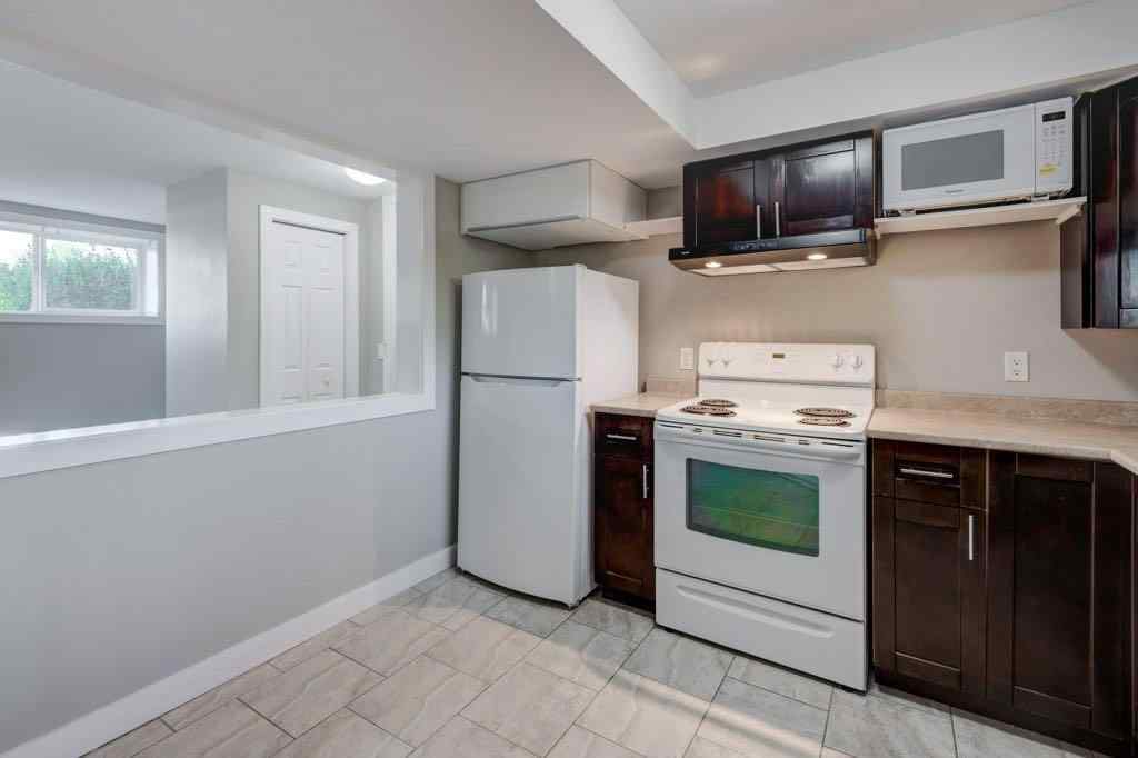 MLS® A2257935 - 112 Selkirk Drive SW in Southwood Calgary, Residential