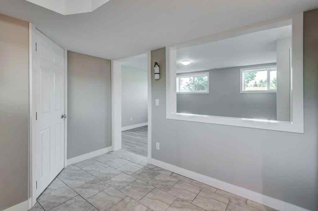 MLS® A2257935 - 112 Selkirk Drive SW in Southwood Calgary, Residential