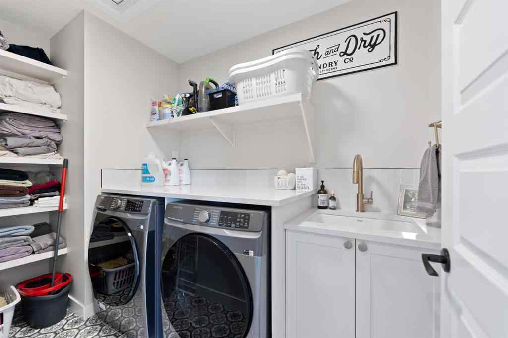 MLS® A2257937 - 224 South Shore View  in South Shores Chestermere, Residential