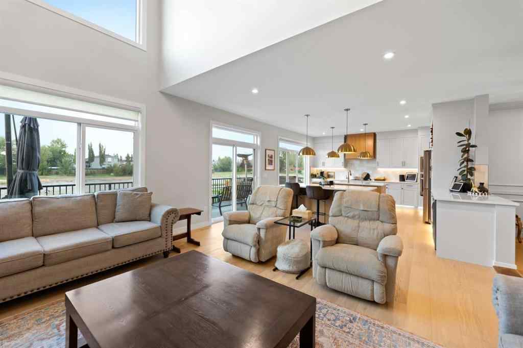 MLS® A2257937 - 224 South Shore View  in South Shores Chestermere, Residential