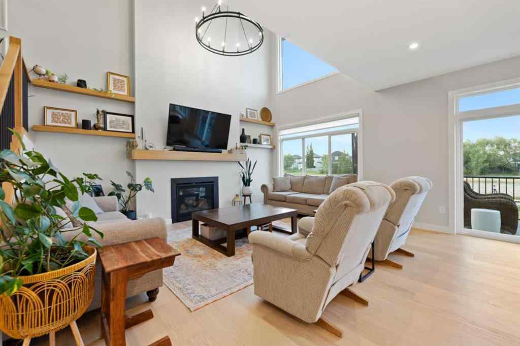 MLS® A2257937 - 224 South Shore View  in South Shores Chestermere, Residential