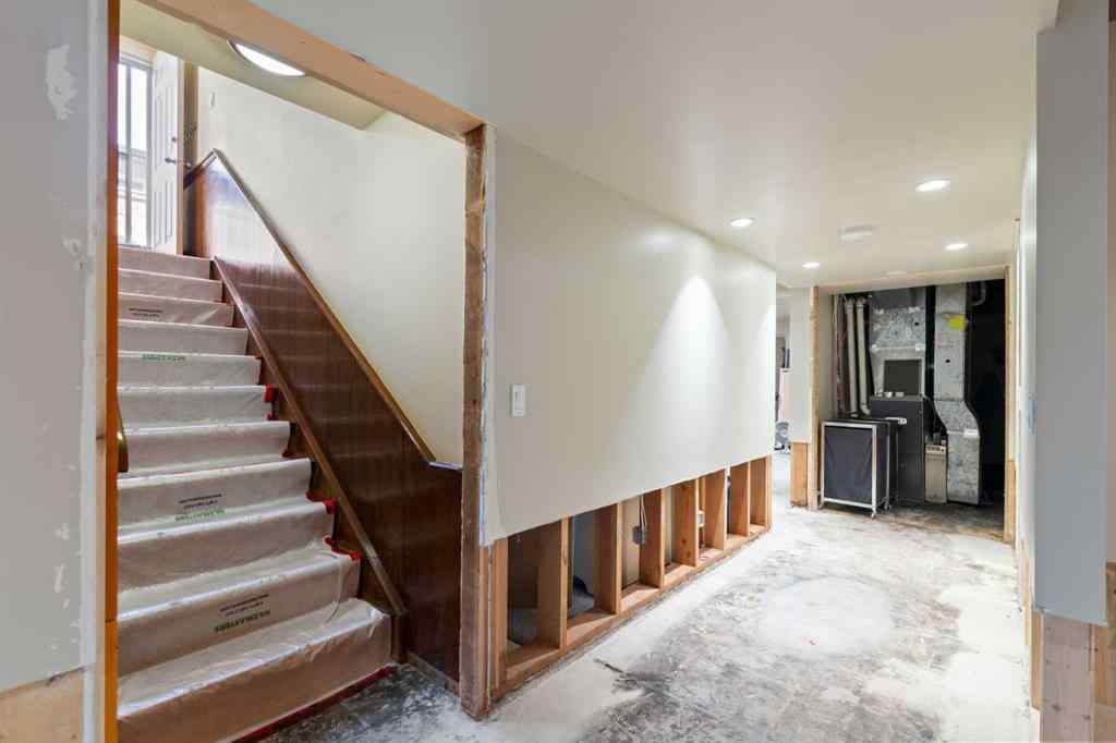 MLS® A2257941 - 6847 Lawrence Court SW in Lakeview Calgary, Residential