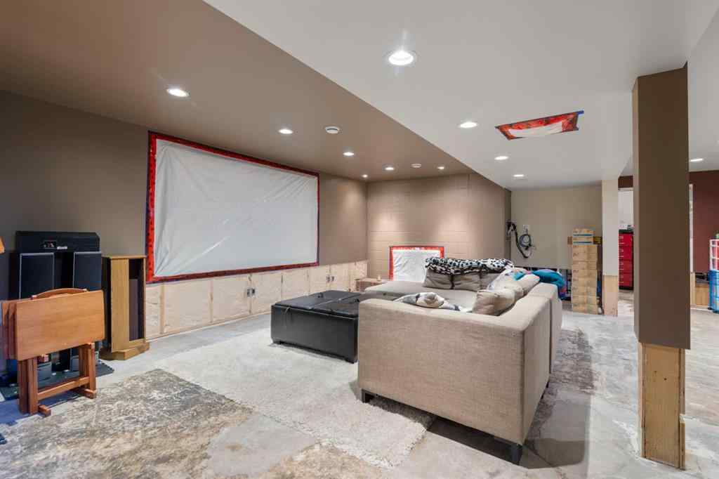 MLS® A2257941 - 6847 Lawrence Court SW in Lakeview Calgary, Residential