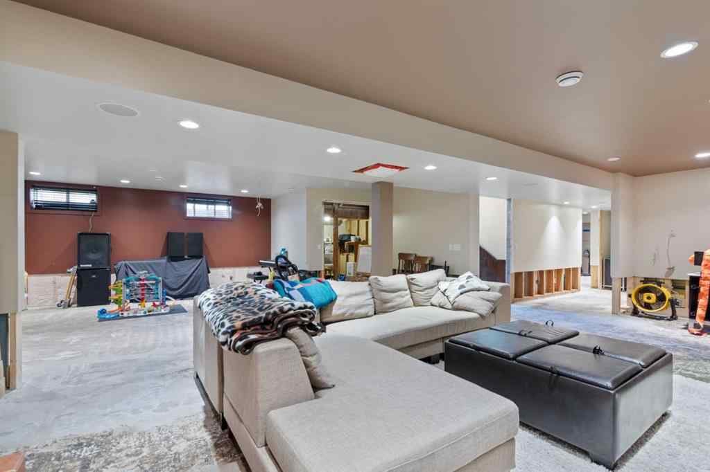MLS® A2257941 - 6847 Lawrence Court SW in Lakeview Calgary, Residential