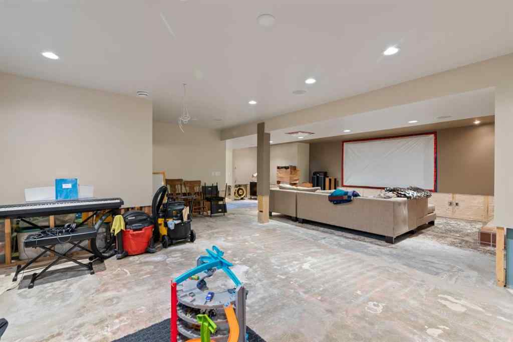 MLS® A2257941 - 6847 Lawrence Court SW in Lakeview Calgary, Residential