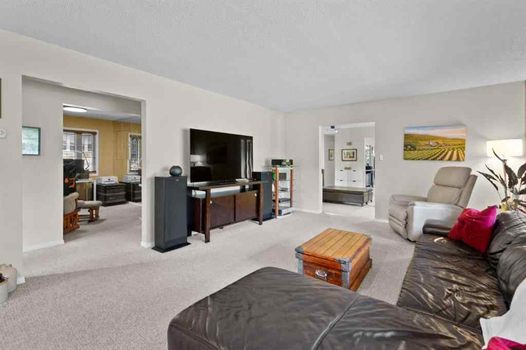 MLS® A2257941 - 6847 Lawrence Court SW in Lakeview Calgary, Residential