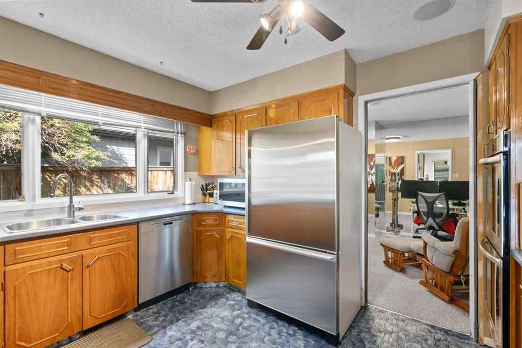 MLS® A2257941 - 6847 Lawrence Court SW in Lakeview Calgary, Residential
