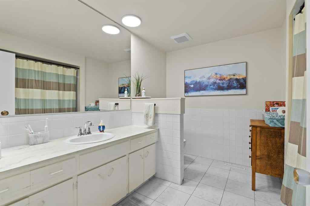 MLS® A2257941 - 6847 Lawrence Court SW in Lakeview Calgary, Residential