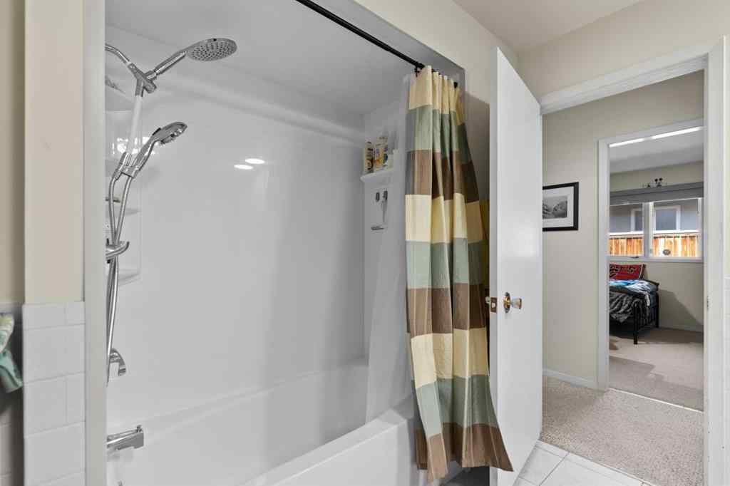 MLS® A2257941 - 6847 Lawrence Court SW in Lakeview Calgary, Residential