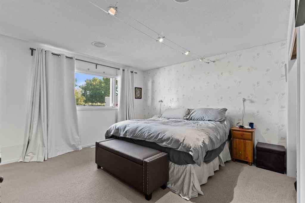 MLS® A2257941 - 6847 Lawrence Court SW in Lakeview Calgary, Residential