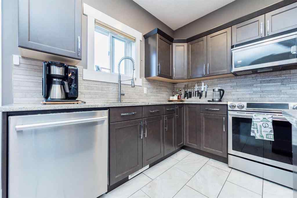 MLS® A2257942 - 10114 87 Street  in Crystal Landing Grande Prairie, Residential