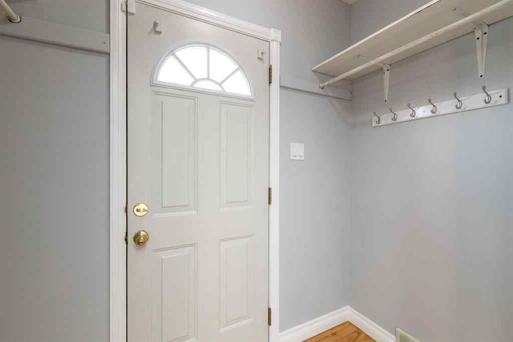 MLS® A2257947 - 4408 50 Avenue  in Central Innisfail Innisfail, Residential