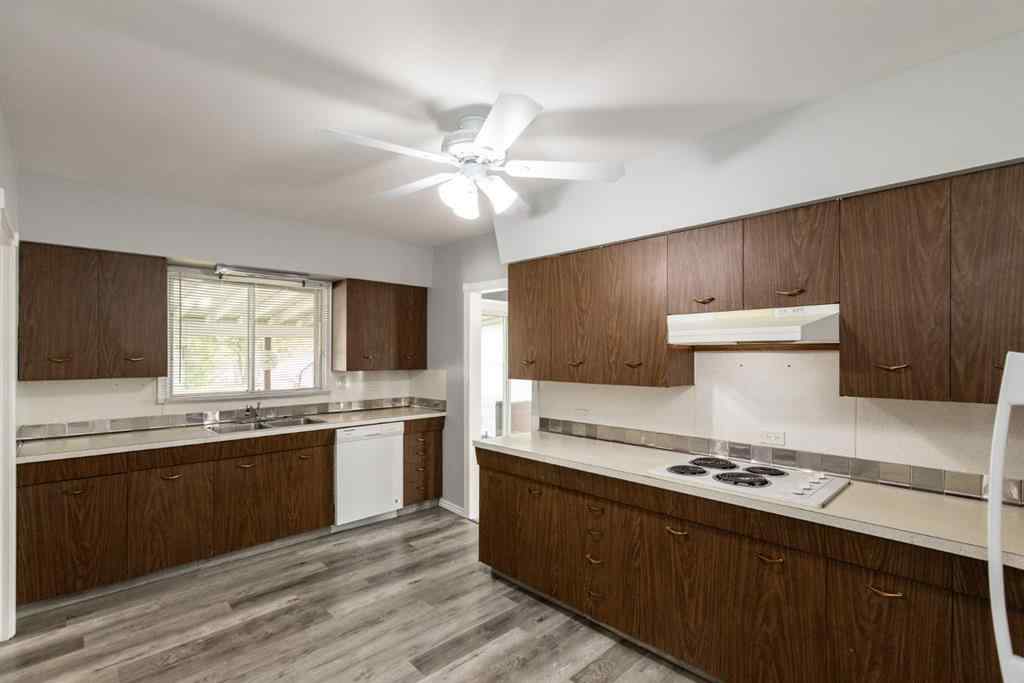MLS® A2257947 - 4408 50 Avenue  in Central Innisfail Innisfail, Residential