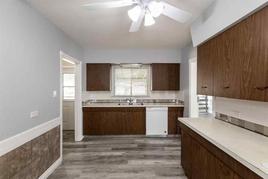 MLS® A2257947 - 4408 50 Avenue  in Central Innisfail Innisfail, Residential