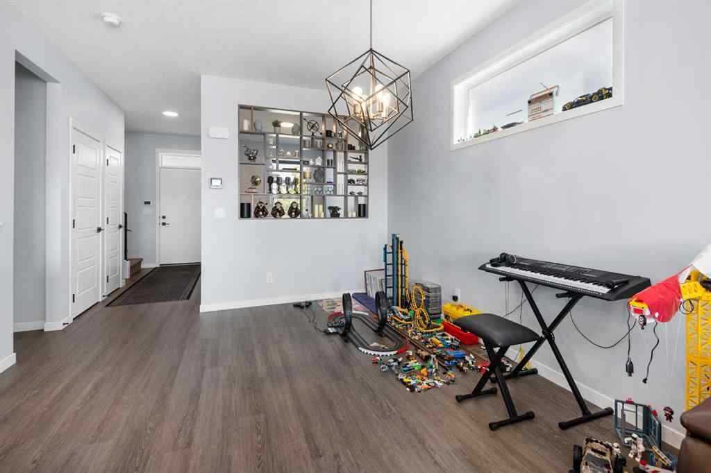 MLS® A2257950 - 117 Rochester Way NW in Haskayne Calgary, Residential