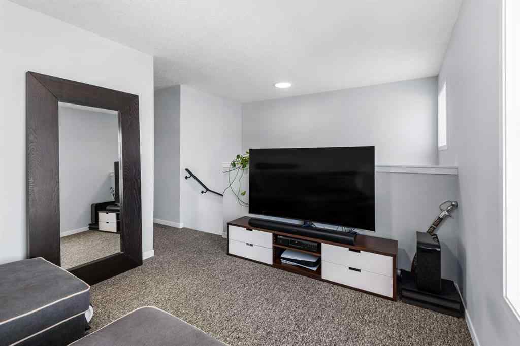 MLS® A2257950 - 117 Rochester Way NW in Haskayne Calgary, Residential