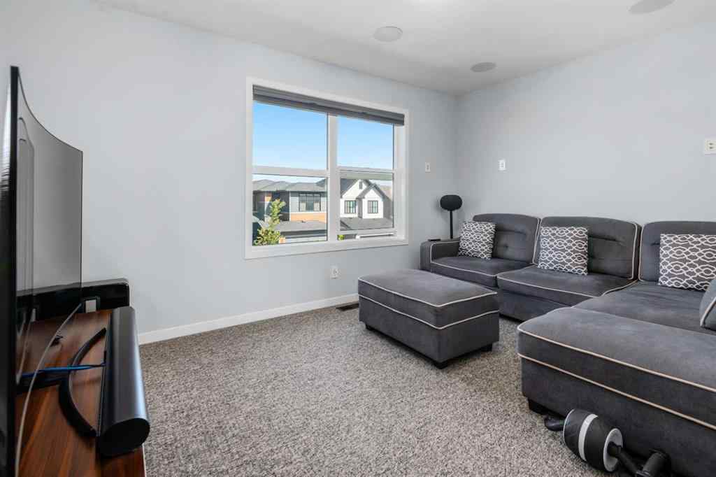 MLS® A2257950 - 117 Rochester Way NW in Haskayne Calgary, Residential