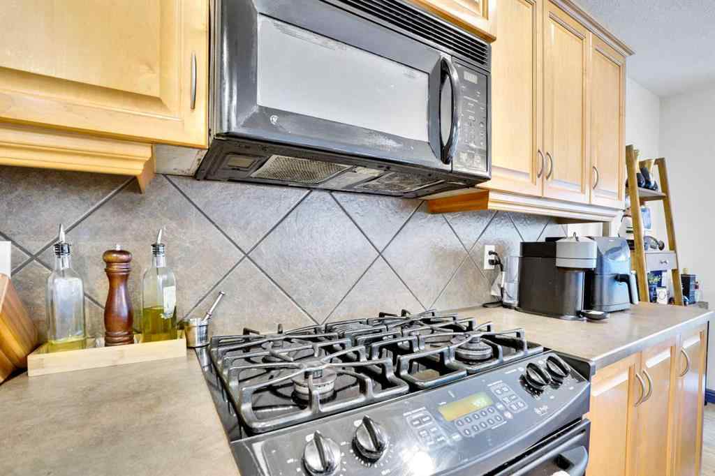 MLS® A2257961 - 204 Covehaven Gardens NE in Coventry Hills Calgary, Residential