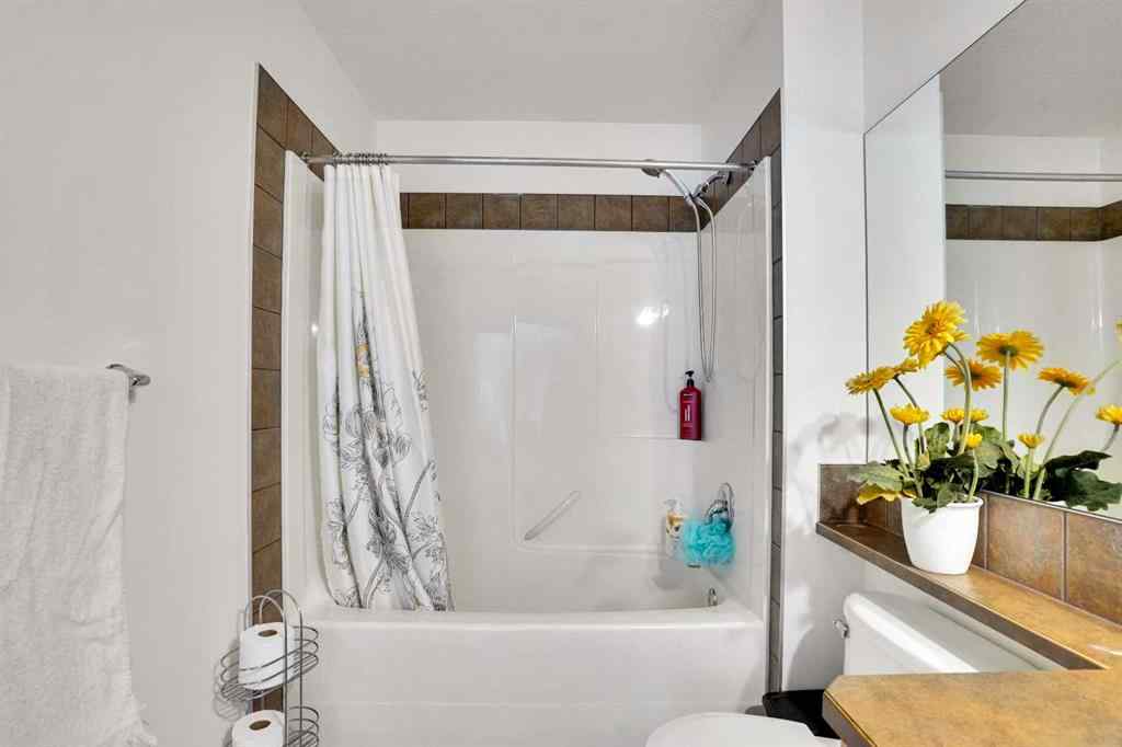 MLS® A2257961 - 204 Covehaven Gardens NE in Coventry Hills Calgary, Residential
