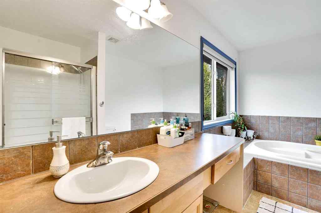 MLS® A2257961 - 204 Covehaven Gardens NE in Coventry Hills Calgary, Residential