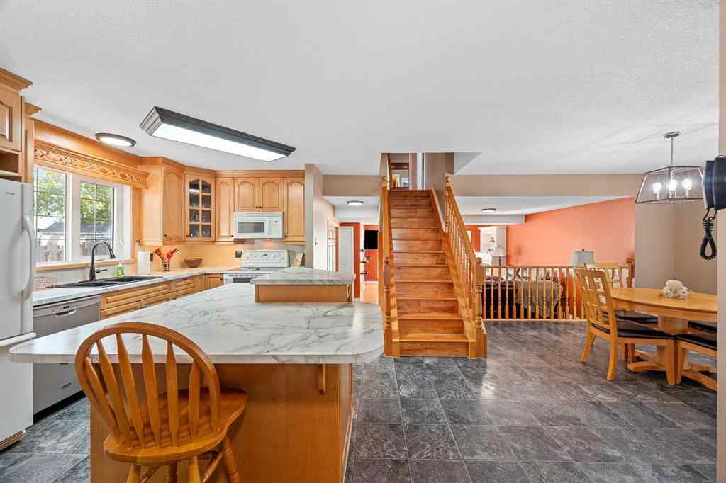 MLS® A2257964 - 5303 23 Street  in College Park Lloydminster, Residential