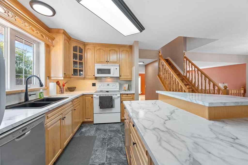MLS® A2257964 - 5303 23 Street  in College Park Lloydminster, Residential