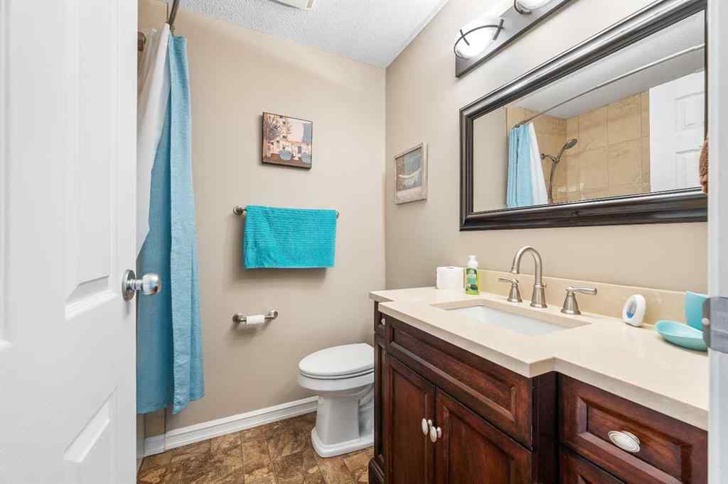 MLS® A2257964 - 5303 23 Street  in College Park Lloydminster, Residential