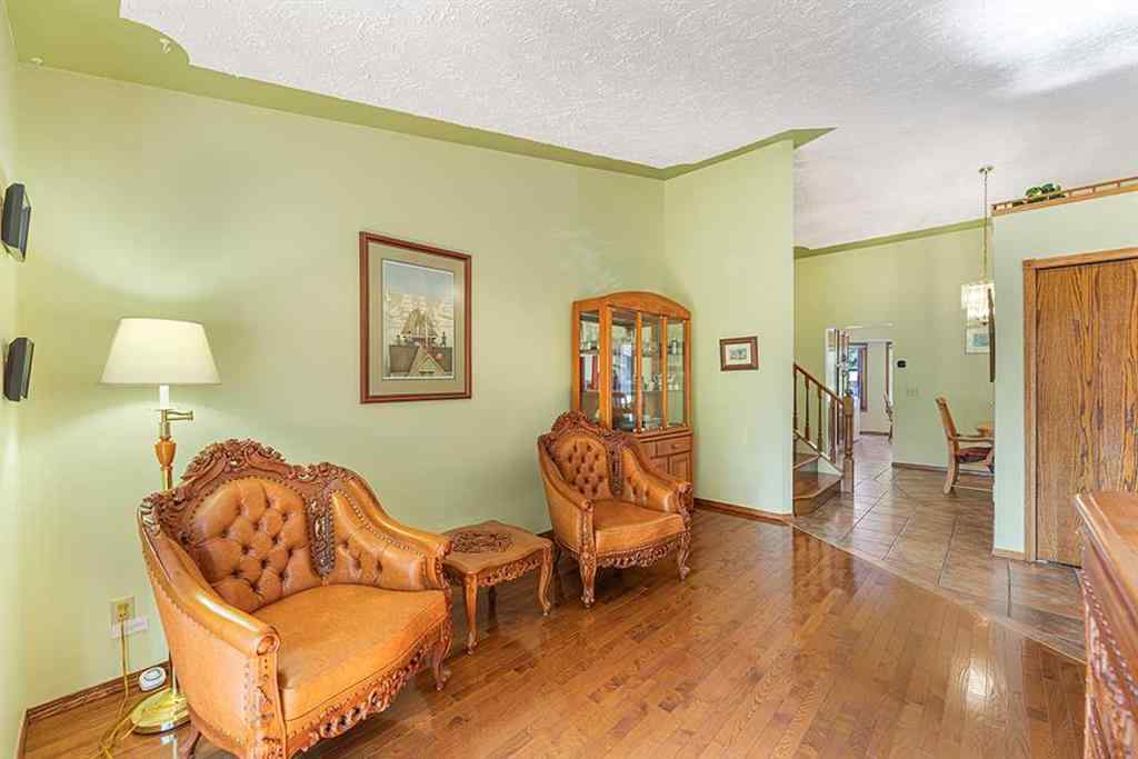 MLS® A2257970 - 116 Sundown Way SE in Sundance Calgary, Residential