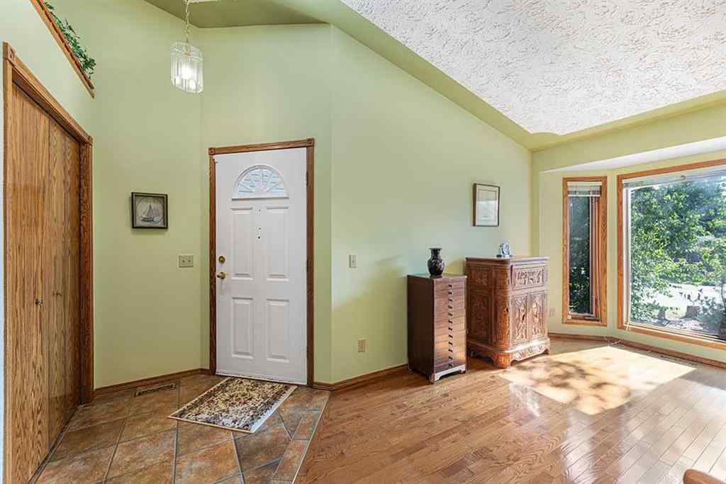 MLS® A2257970 - 116 Sundown Way SE in Sundance Calgary, Residential