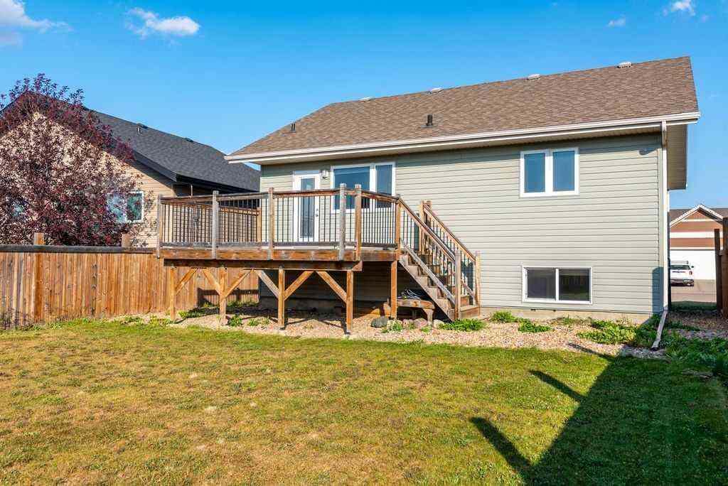 MLS® A2257976 - 3806 41 Avenue  in Larsen Grove Lloydminster, Residential