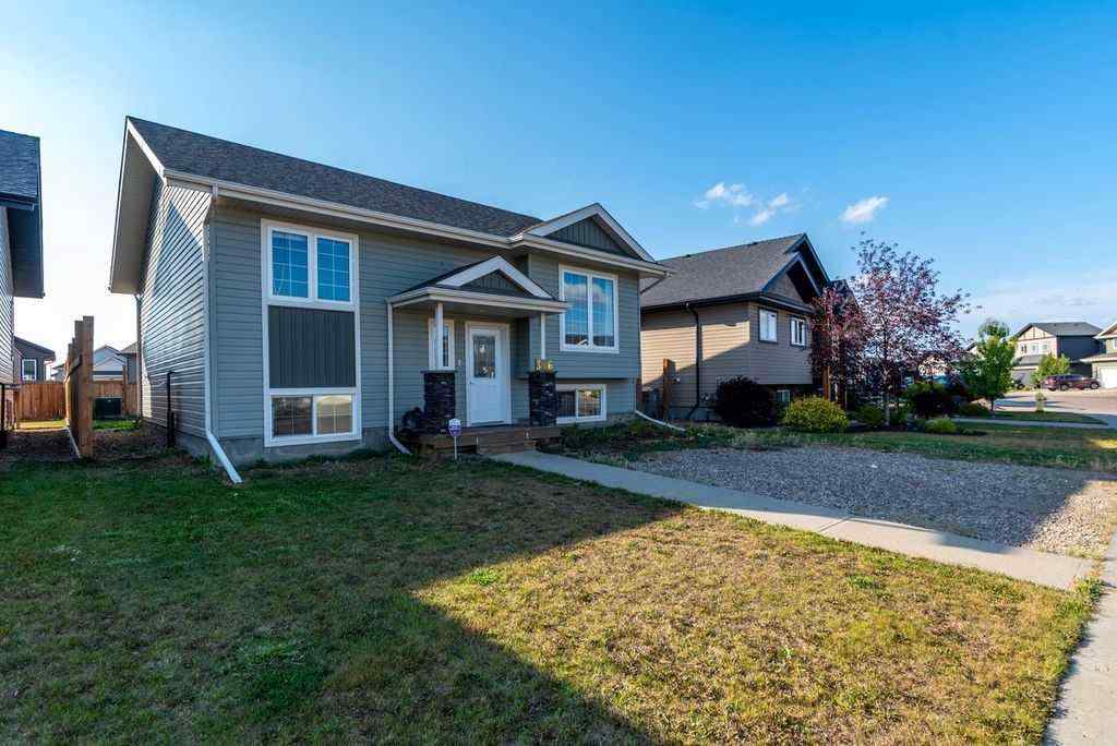 MLS® A2257976 - 3806 41 Avenue  in Larsen Grove Lloydminster, Residential