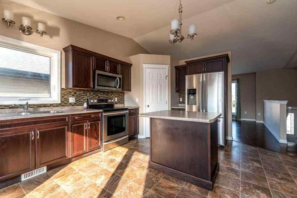 MLS® A2257976 - 3806 41 Avenue  in Larsen Grove Lloydminster, Residential