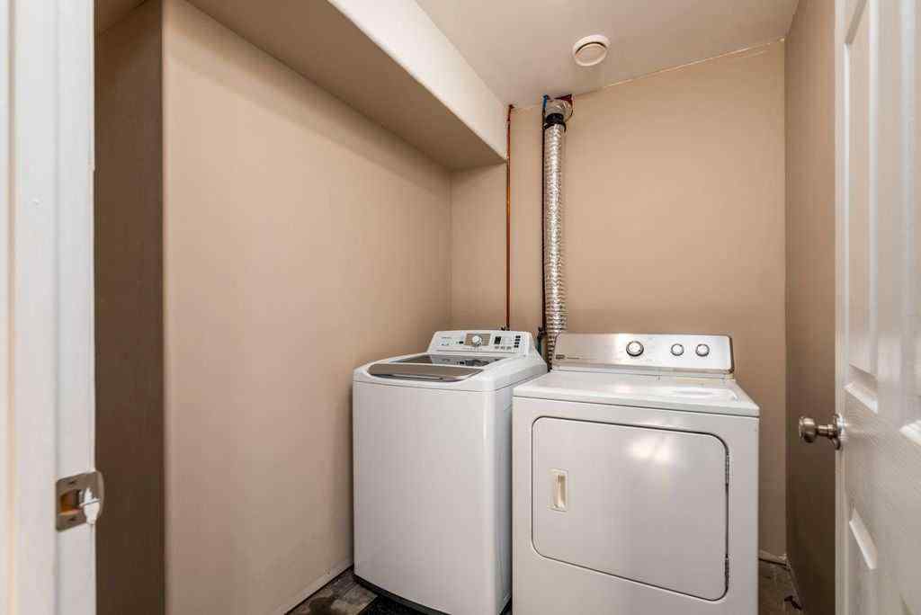 MLS® A2257976 - 3806 41 Avenue  in Larsen Grove Lloydminster, Residential
