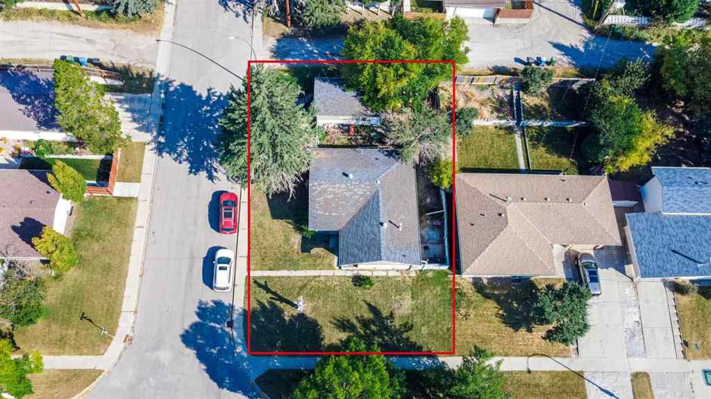 MLS® A2257980 - 4 Cheyenne Crescent NW in Charleswood Calgary, Residential