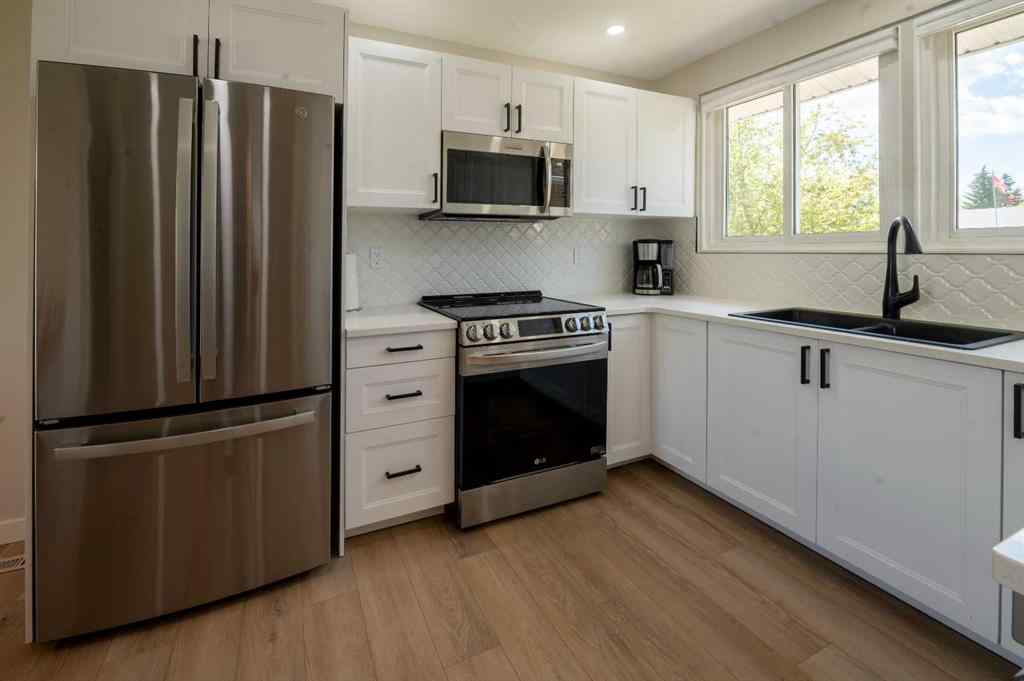 MLS® A2257981 - 19 Sherwood Crescent  in Sunnybrook Red Deer, Residential