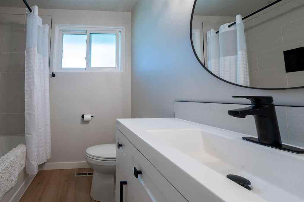 MLS® A2257981 - 19 Sherwood Crescent  in Sunnybrook Red Deer, Residential
