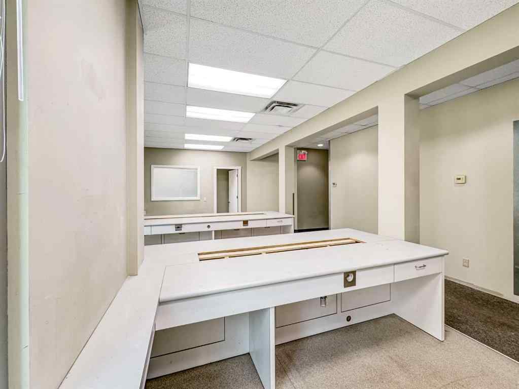 MLS® A2257982 - 902 9th Avenue SW in Downtown Commercial Core Calgary, Commercial