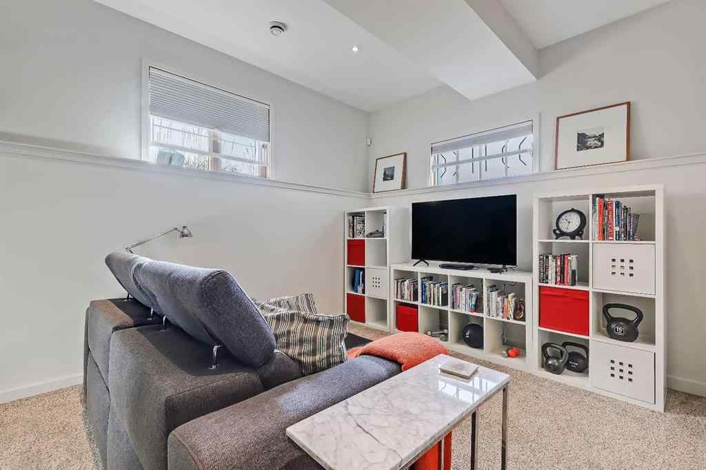 MLS® A2257991 - 933 29 Street NW in Parkdale Calgary, Residential