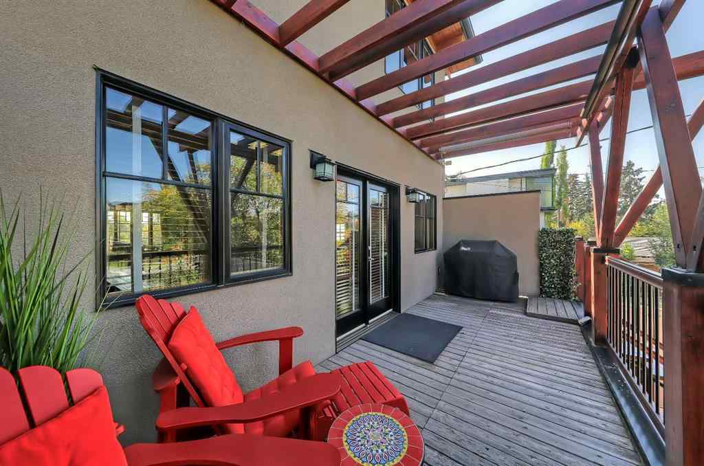 MLS® A2257991 - 933 29 Street NW in Parkdale Calgary, Residential